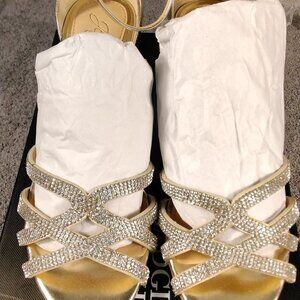 Jewel Badgley Mischka Fidelia Size 6.5 Gold Rhinestone Block Heel Sandals Nib